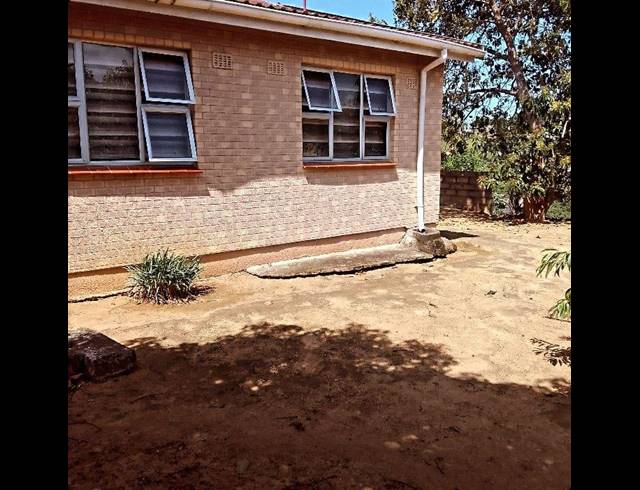 3 BEDROOM HOUSE FOR SALE IN UMLAZI Z